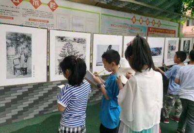 四川射洪市举行&ldquo;美术精品中的党史&rdquo;作品巡展暨诗书画进校园活动